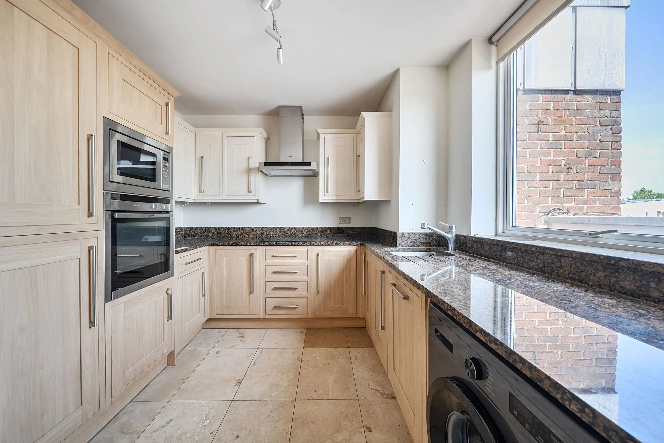 Flat Cheyne Walk in Greater London