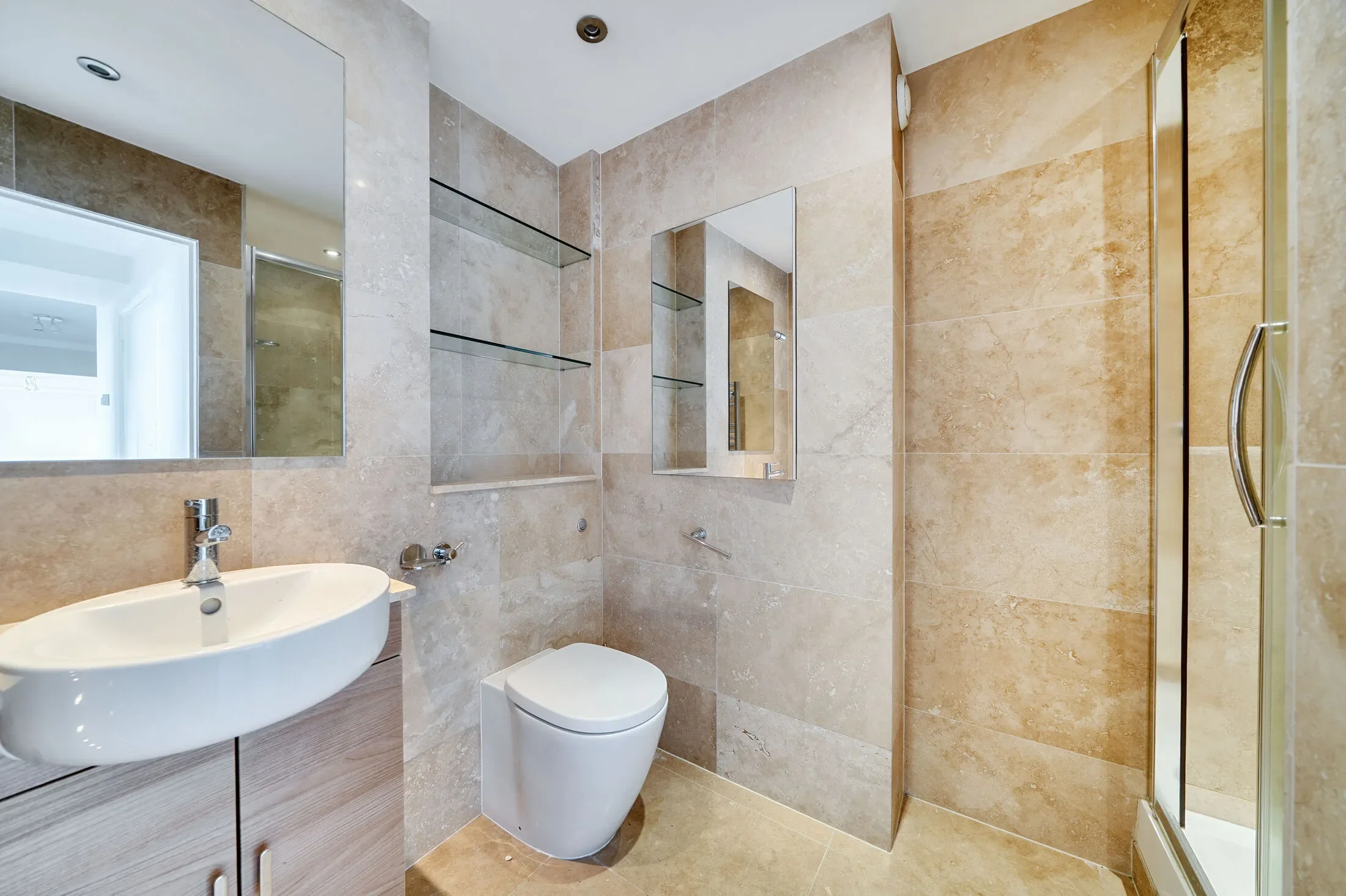 Flat Cheyne Walk in Greater London