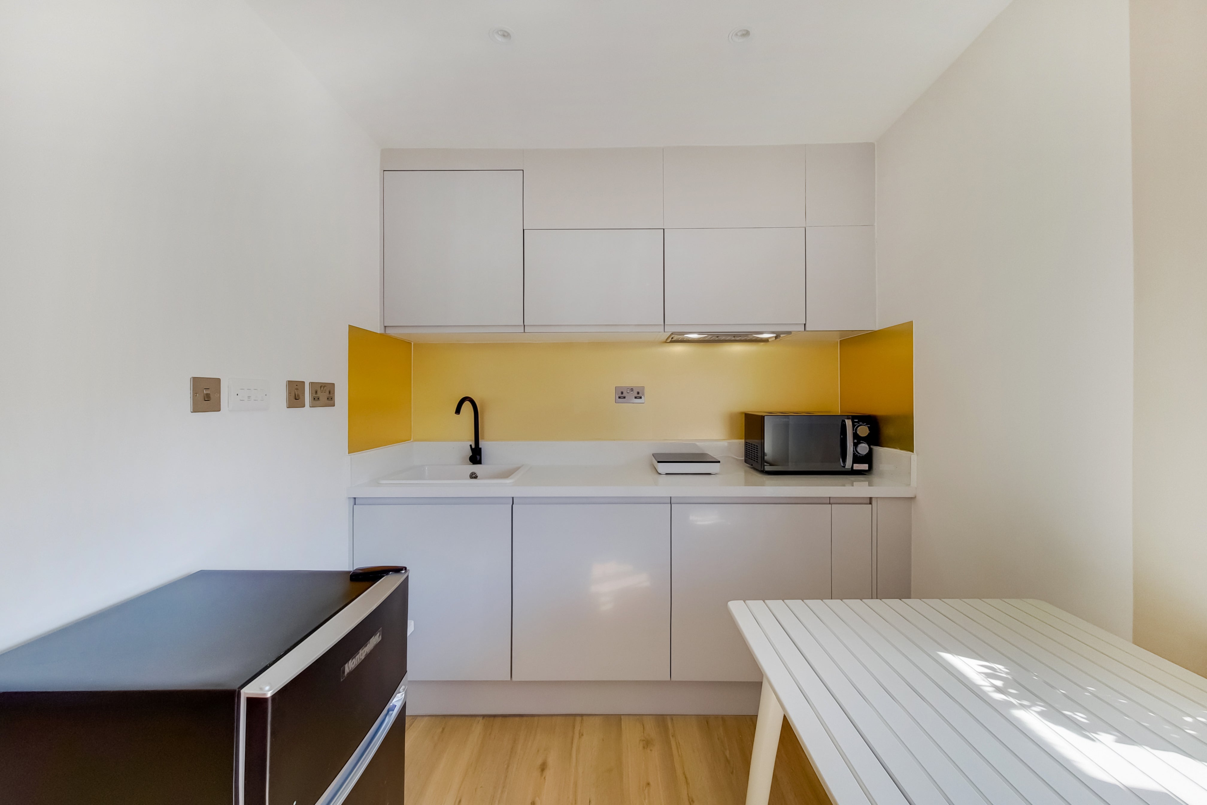Room Ablett Street in Greater London