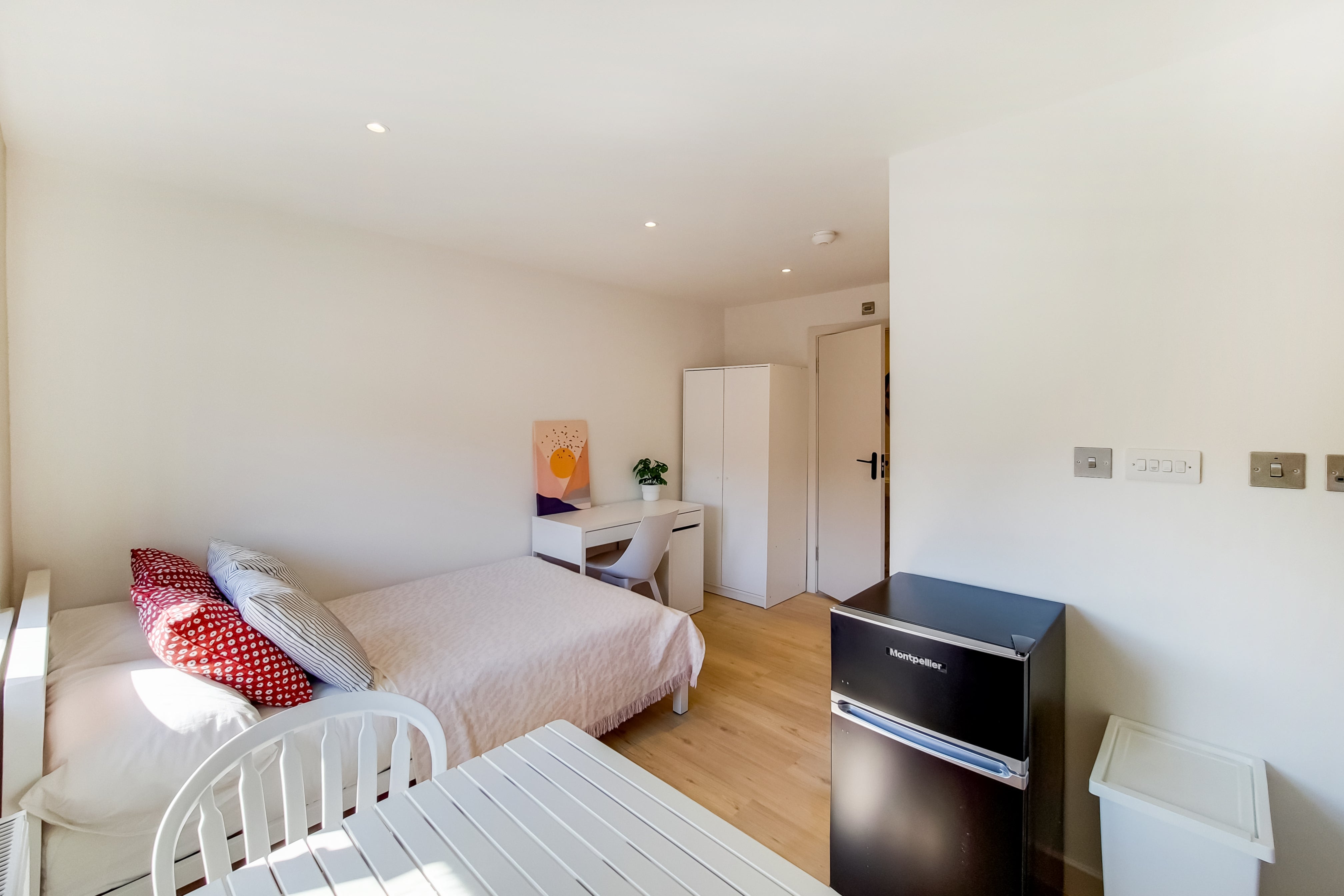 Room Ablett Street in Greater London