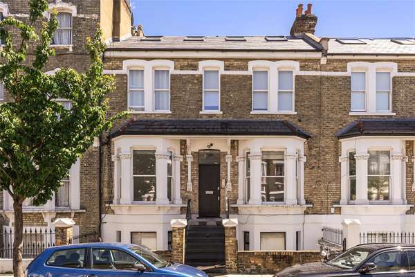 Flat Hetley Road in Greater London