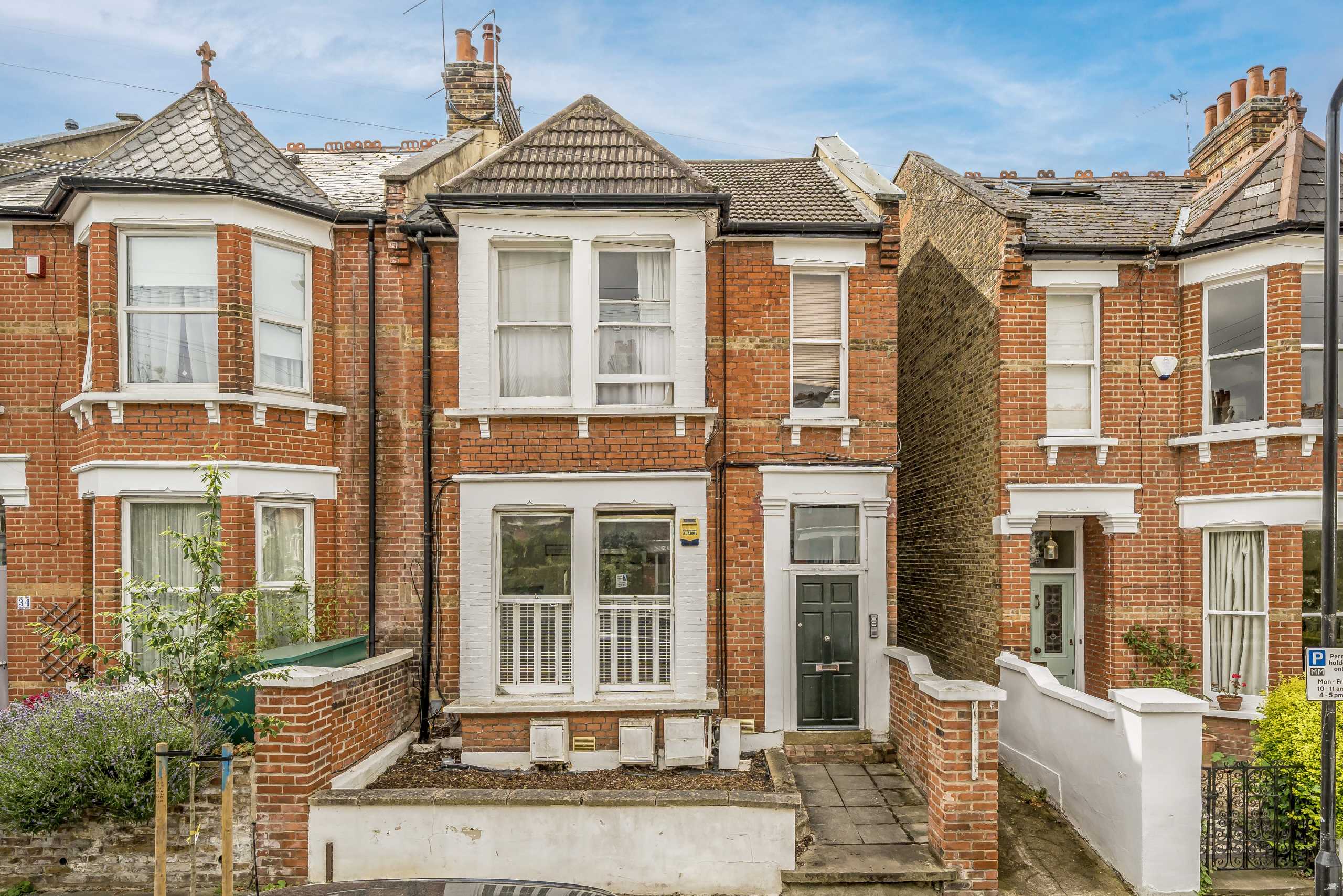 Flat Grafton Road in Greater London