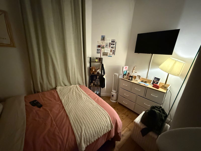 Room Broughton Street in Greater London