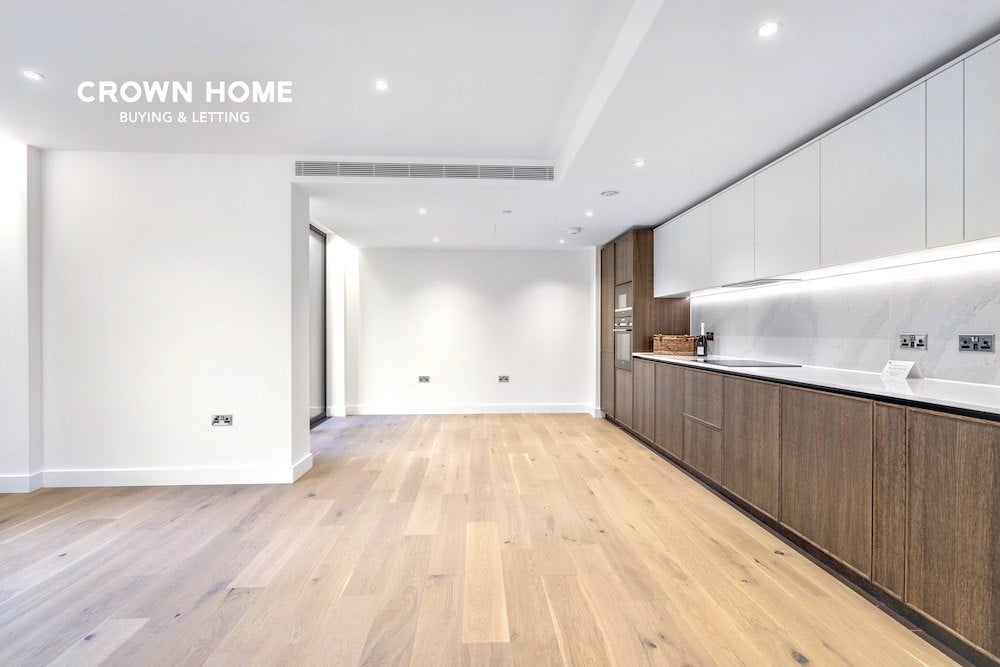 Flat Cowcross Street in Greater London