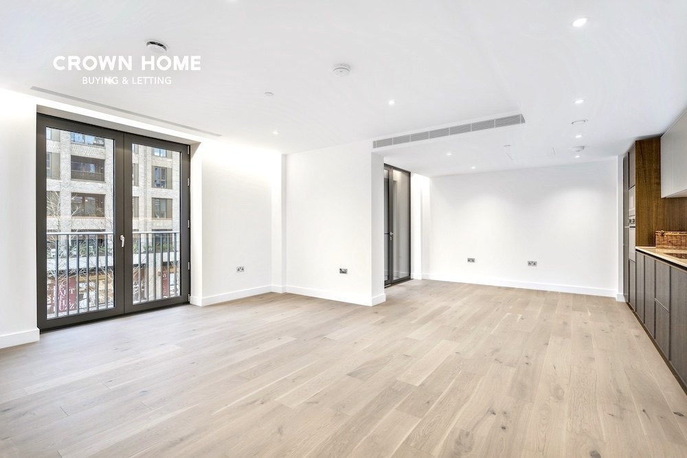 Flat Cowcross Street in Greater London