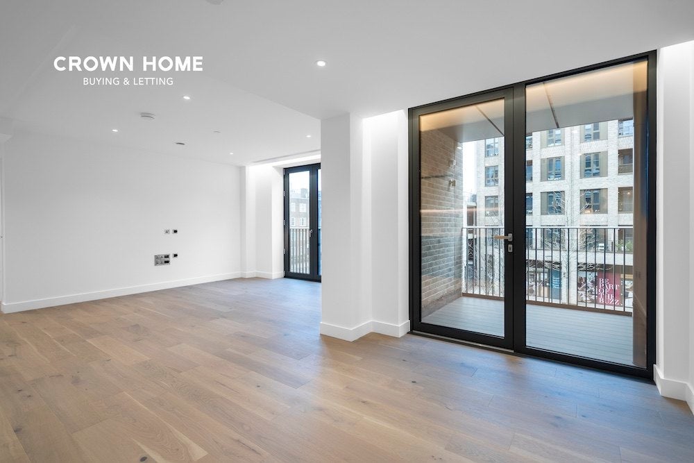 Flat Cowcross Street in Greater London