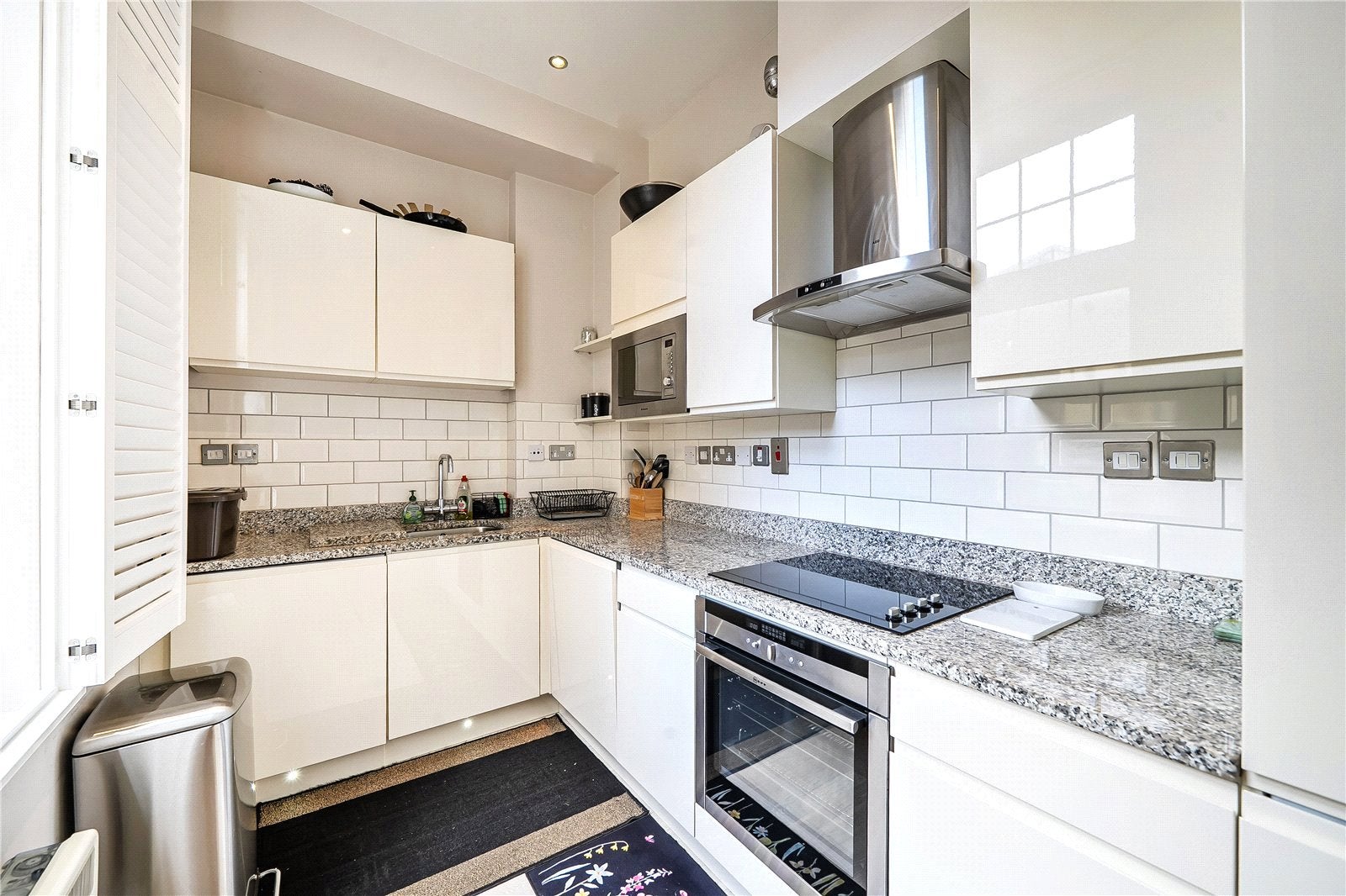 Flat Oxford Drive in Greater London
