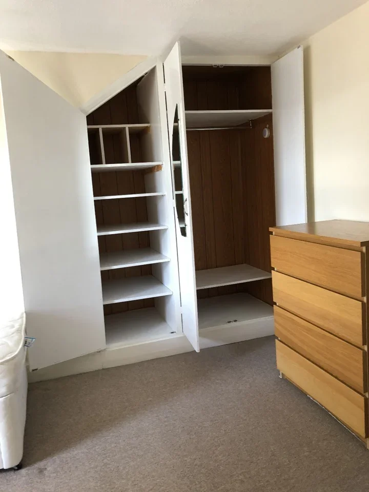Room Lorne Terrace in Greater London