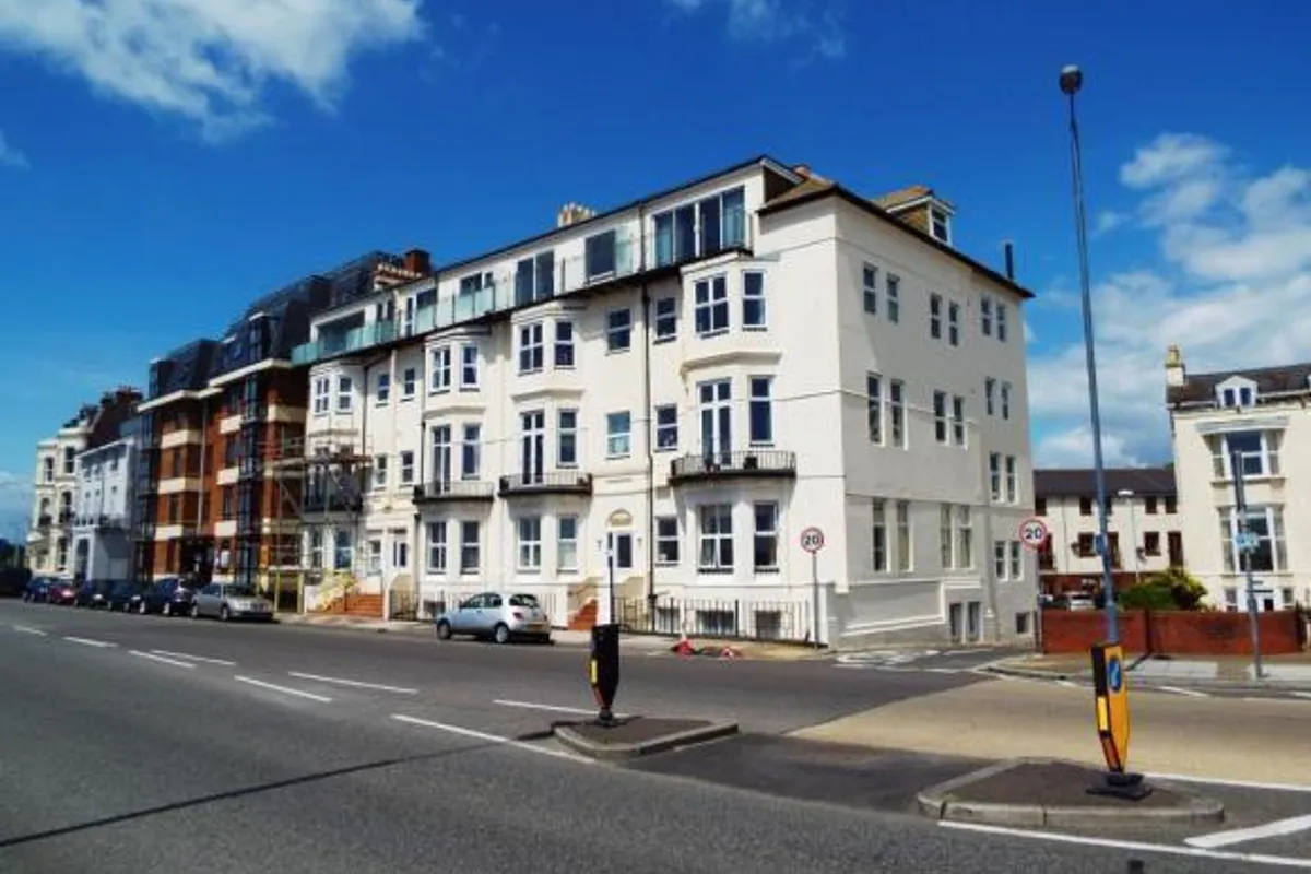 Flat South Parade in Portsmouth