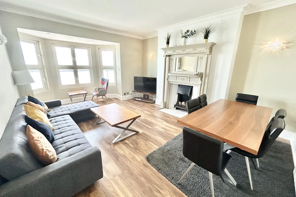 Flat South Parade in Portsmouth