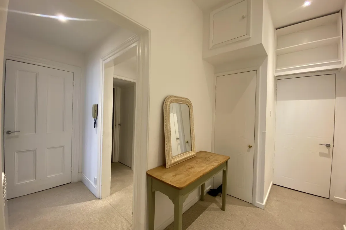 Flat South Parade in Portsmouth