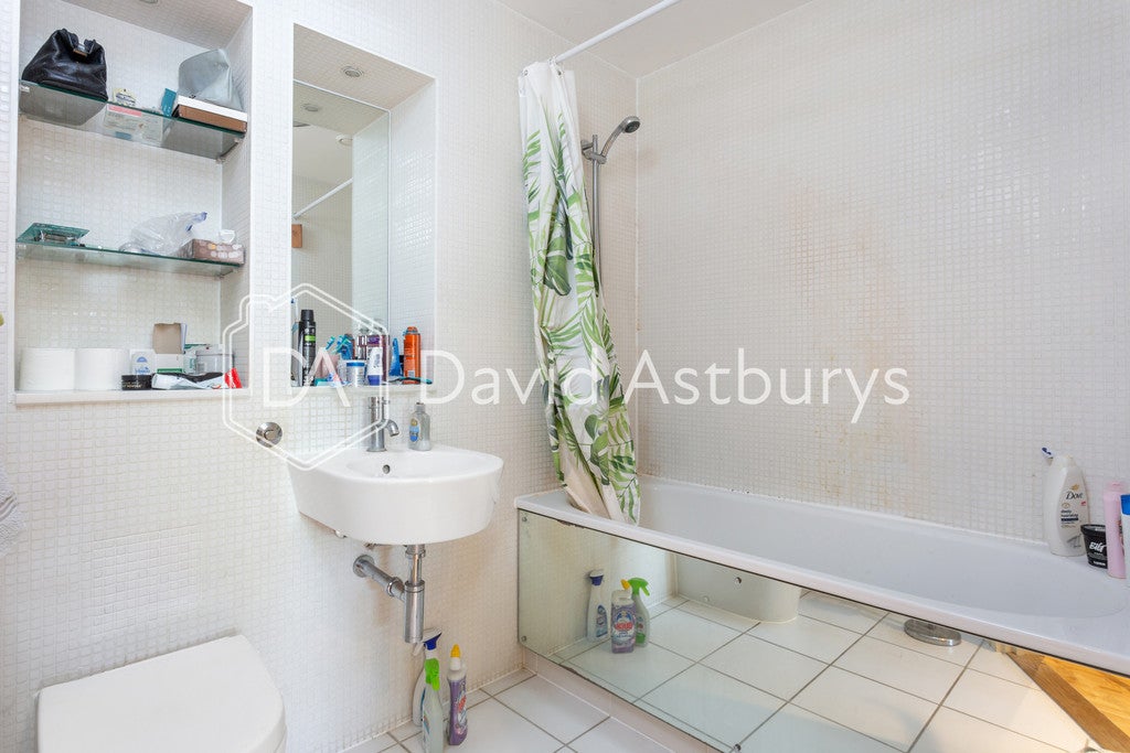 House Drayton Park in Greater London
