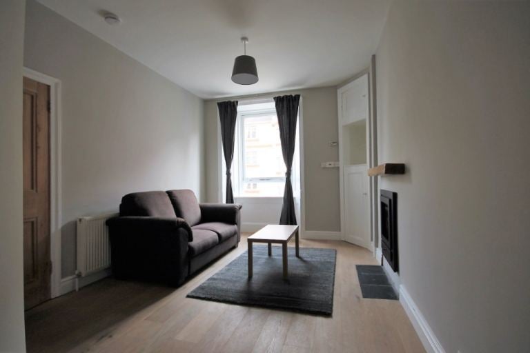 Flat Robertson Avenue in City of Edinburgh