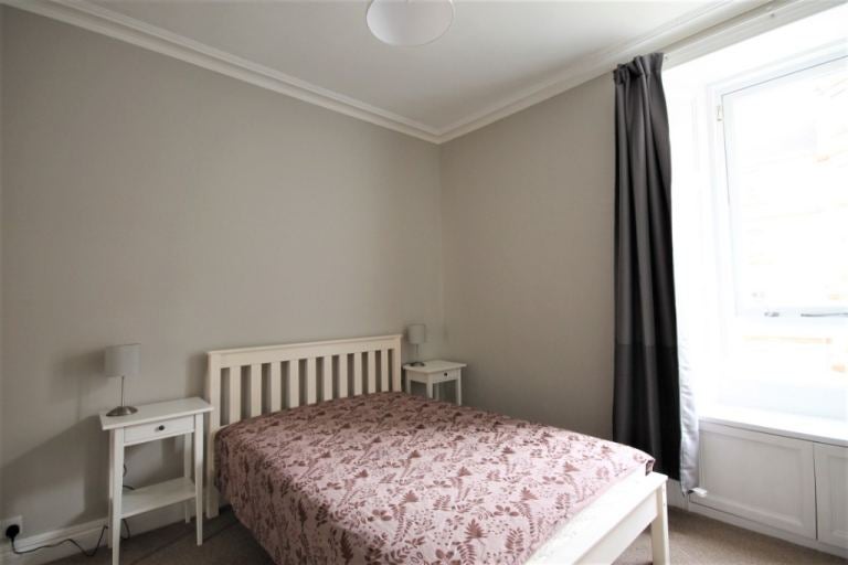 Flat Robertson Avenue in City of Edinburgh