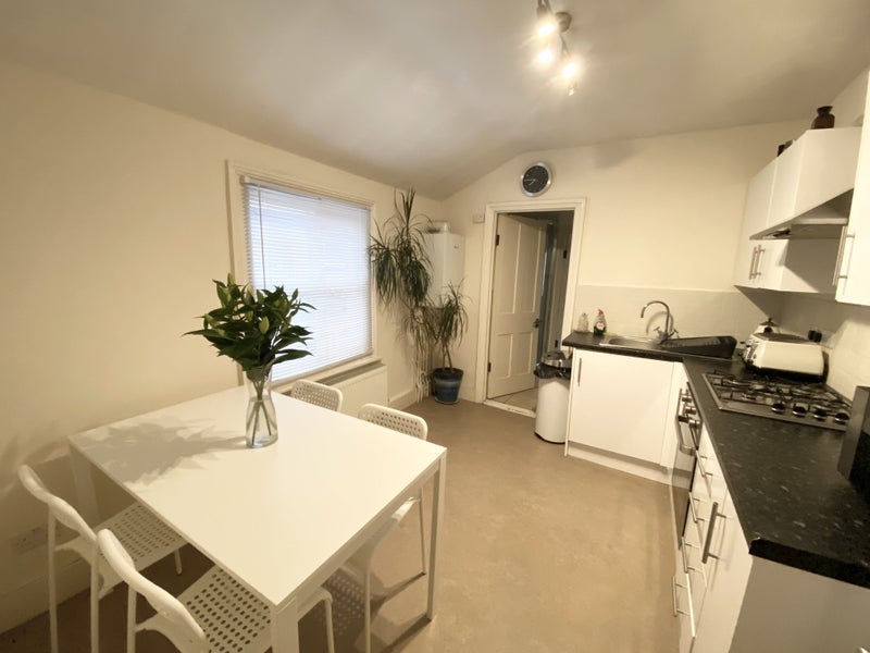 Room Lyham Road in Greater London