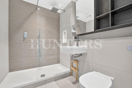Flat Daneland Walk in Greater London
