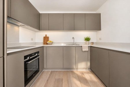 Flat Daneland Walk in Greater London