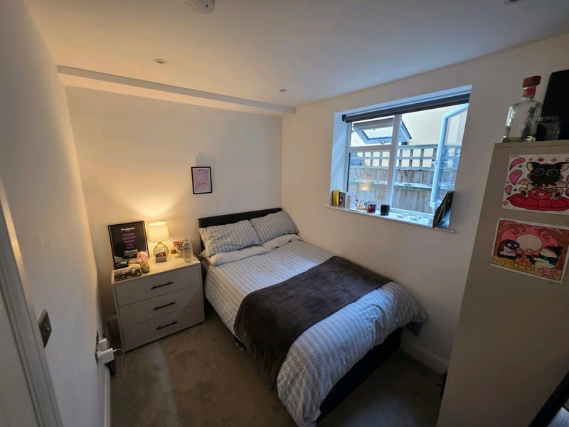 Room Casewick Road in Greater London