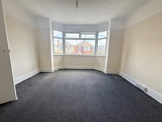 Flat Edgehill Road in Bournemouth