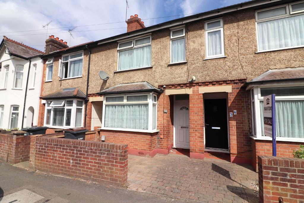 House Larkspur Gardens in Luton