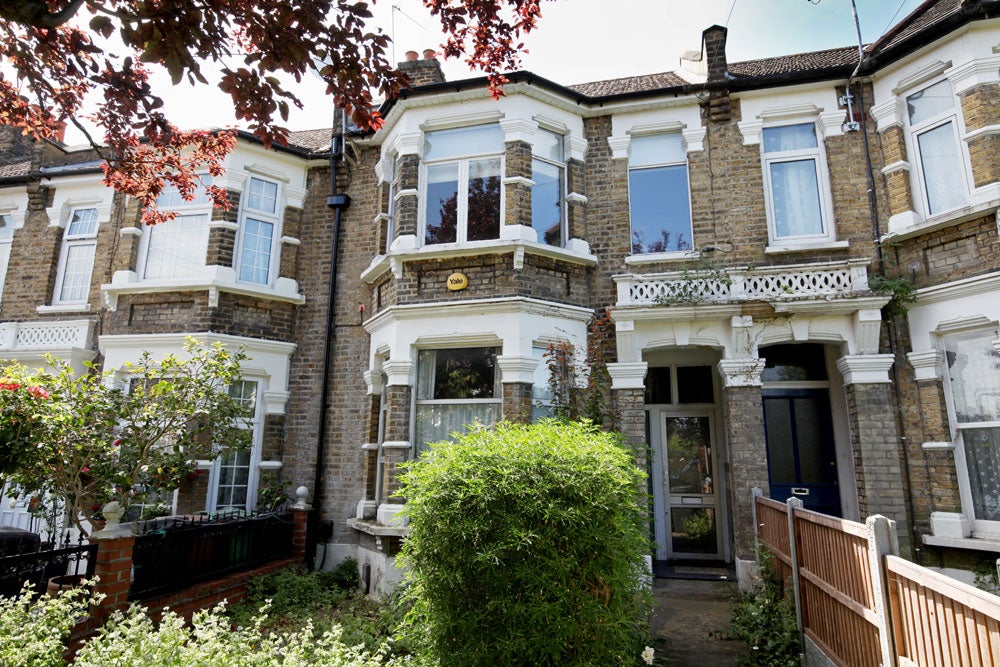 Flat Wallwood Road in Greater London