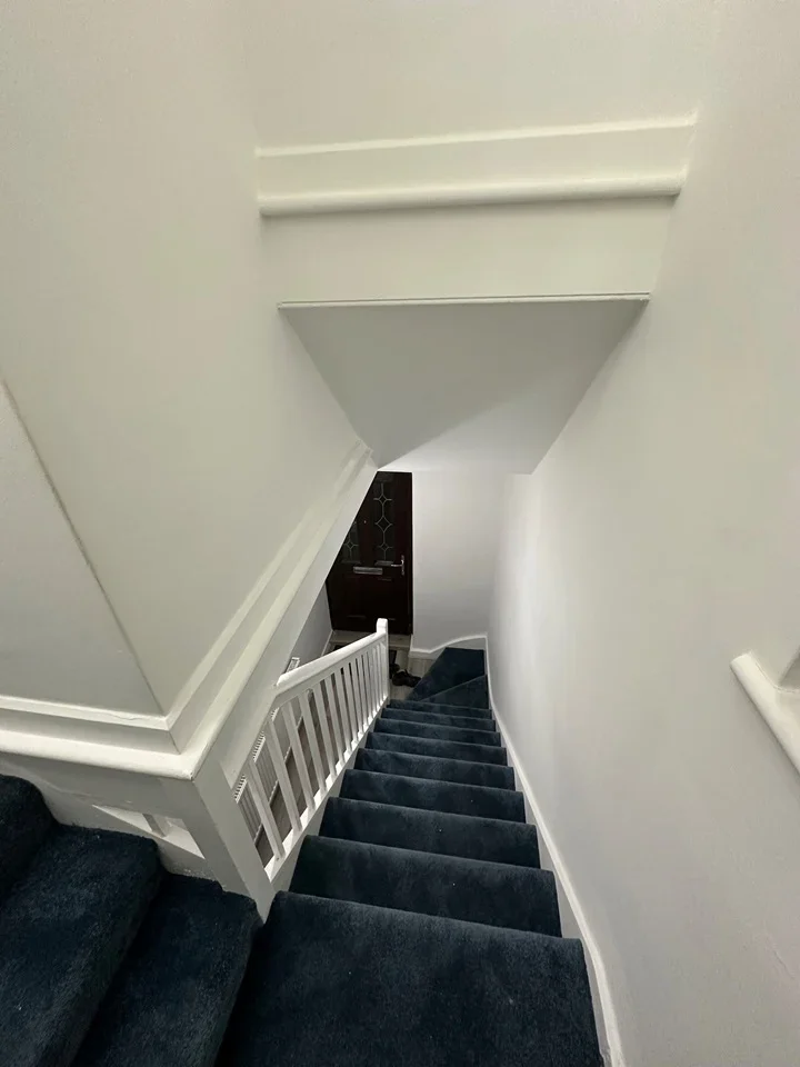 Room Rowdowns Road in Greater London