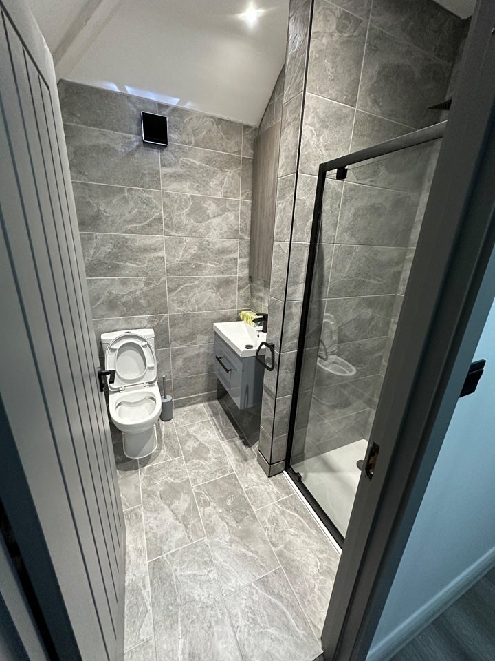 Room Rowdowns Road in Greater London