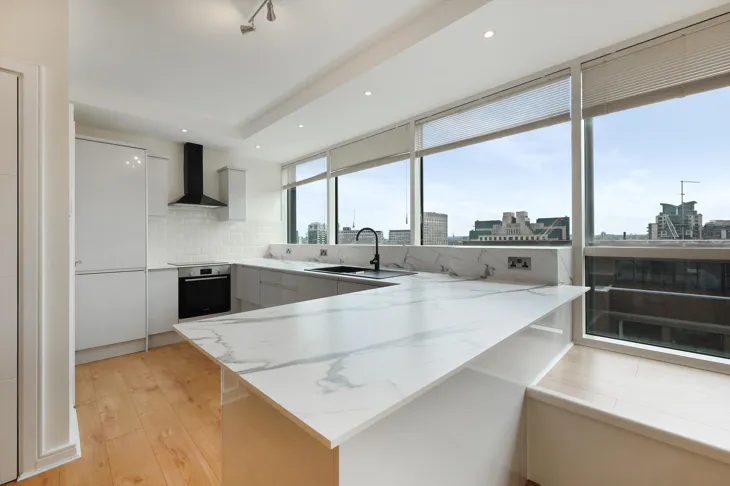 Flat Grosvenor Road in City of Westminster