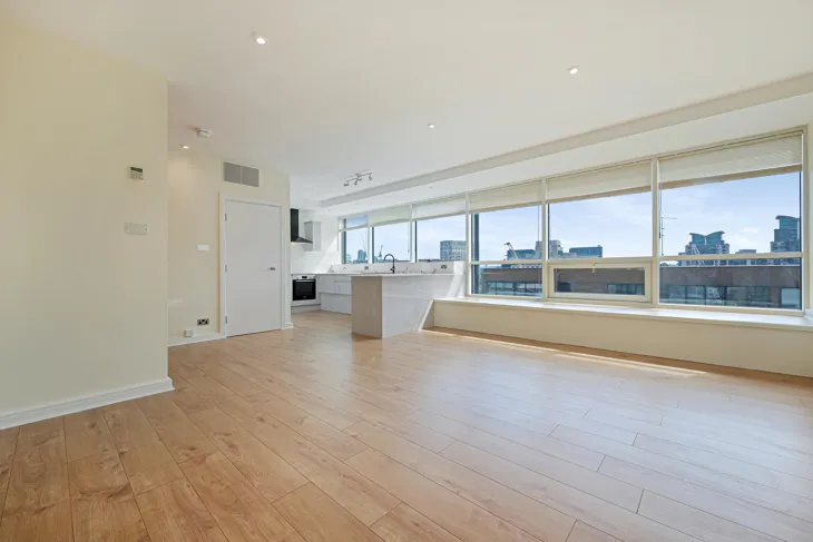Flat Grosvenor Road in City of Westminster