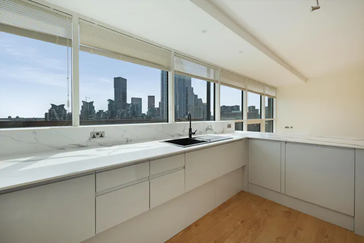 Flat Grosvenor Road in City of Westminster