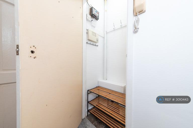 Flat Flaxley Close in Birmingham