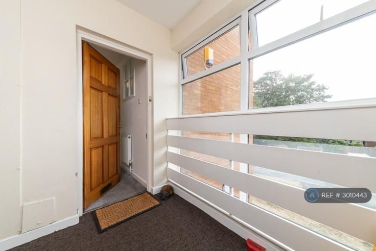 Flat Flaxley Close in Birmingham