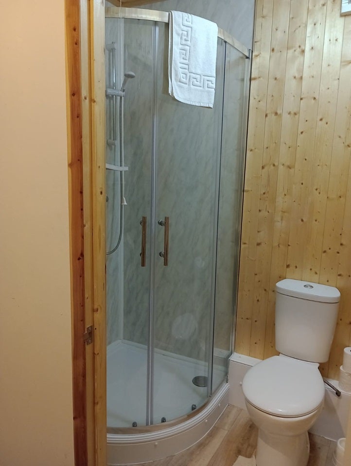 Room Lennard Road in Folkestone and Hythe District