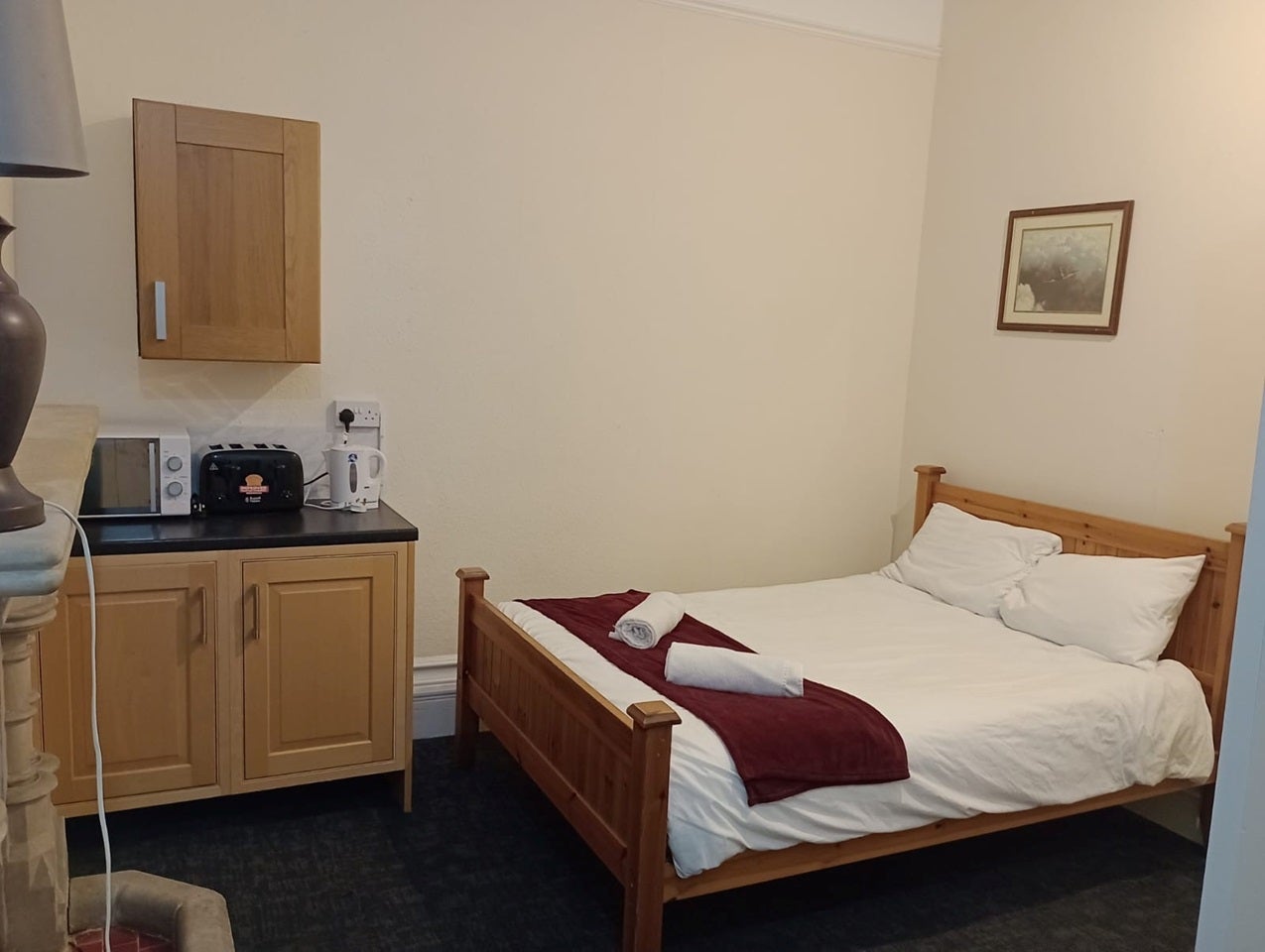 Room Lennard Road in Folkestone and Hythe District