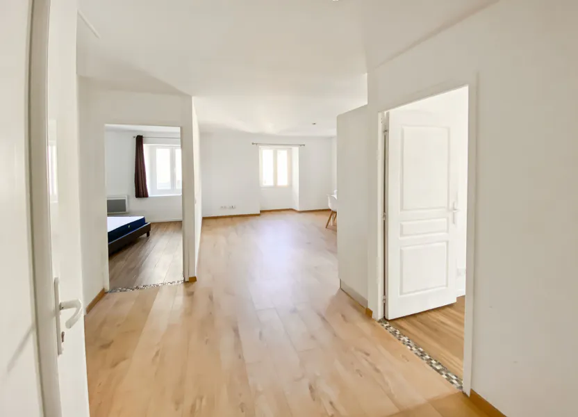 Appartement Rue Saunerie à Saint-Michel-l'Observatoire