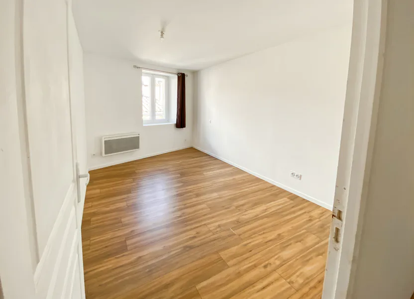 Appartement Rue Saunerie à Saint-Michel-l'Observatoire
