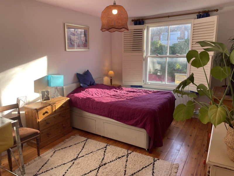 Room Warham Road in Greater London