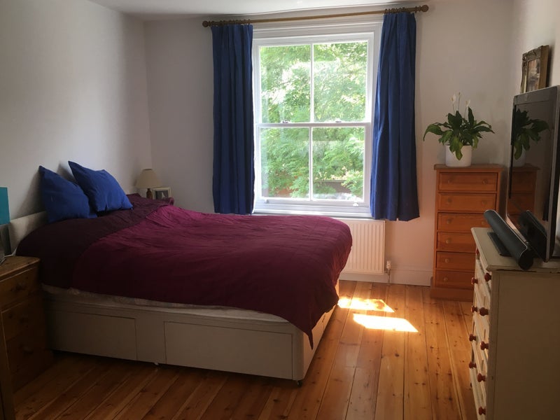 Room Warham Road in Greater London
