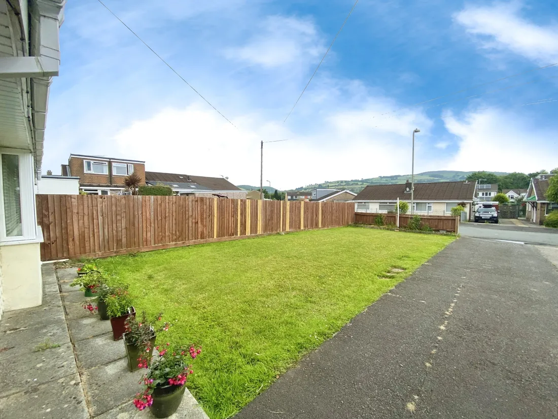 House Hazel Grove in Caerphilly