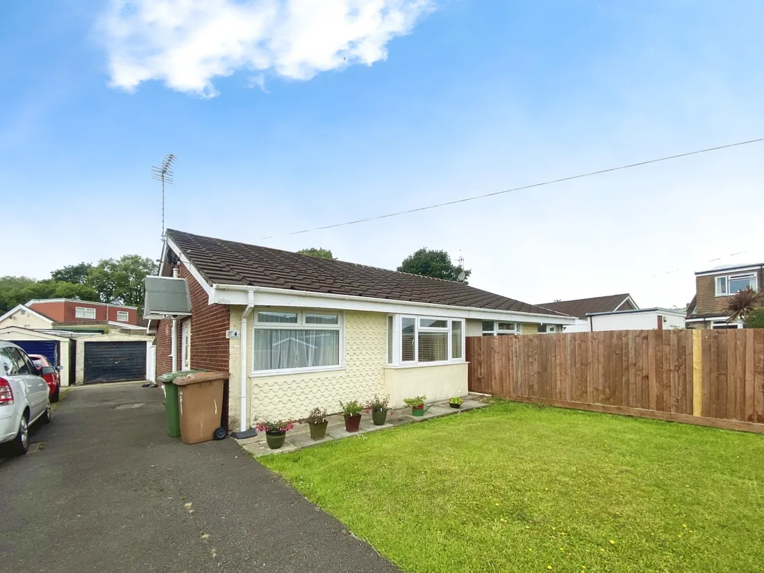 House Hazel Grove in Caerphilly