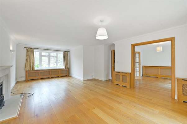 House Cleveland Close in Maidenhead
