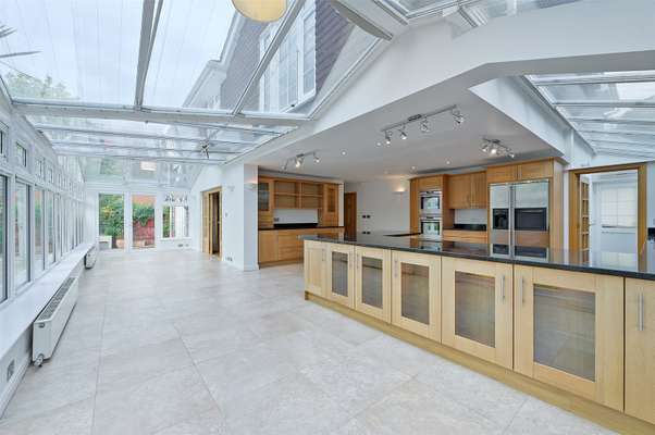 House Cleveland Close in Maidenhead
