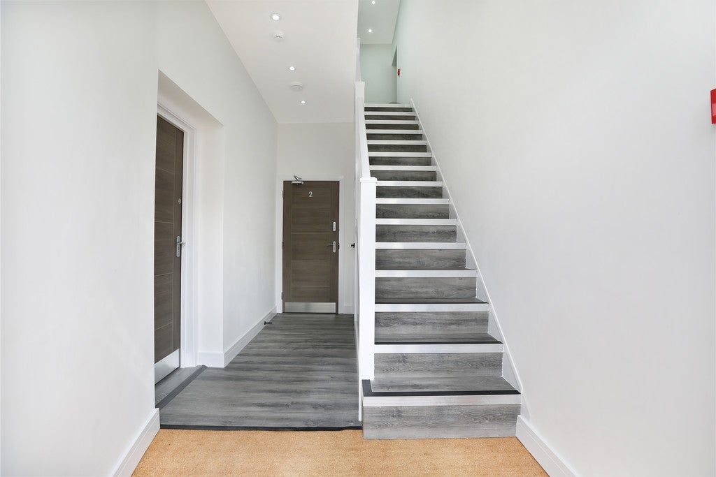 Flat Grosvenor Avenue in Greater London