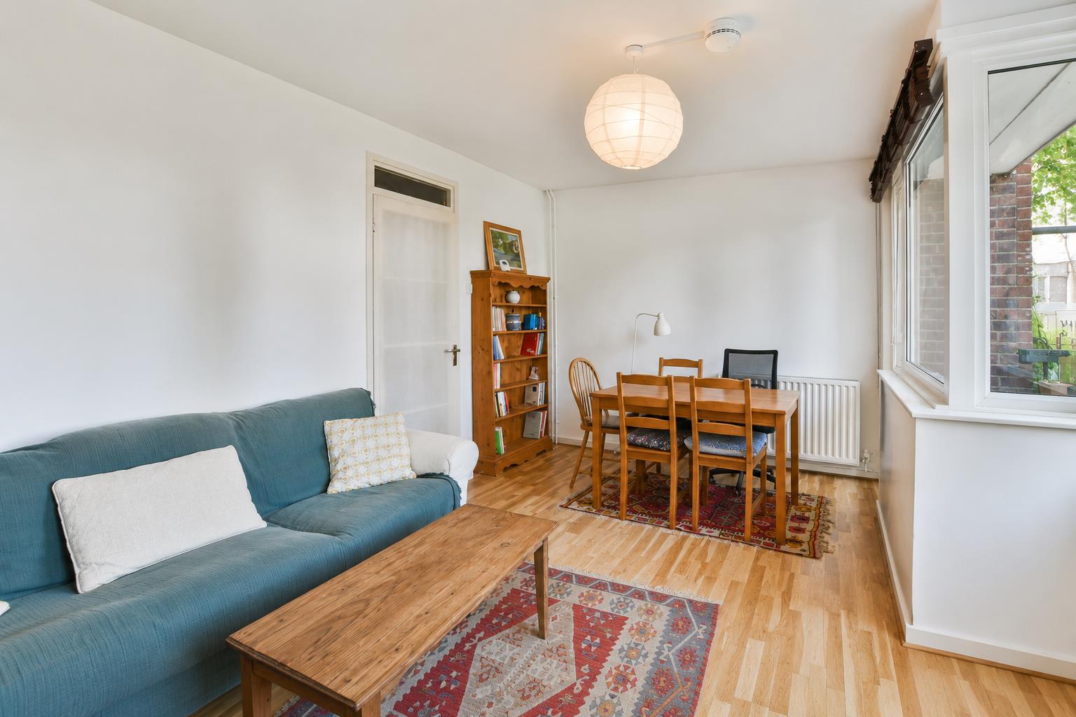 Flat Milton Gardens in Staines-Upon-Thames
