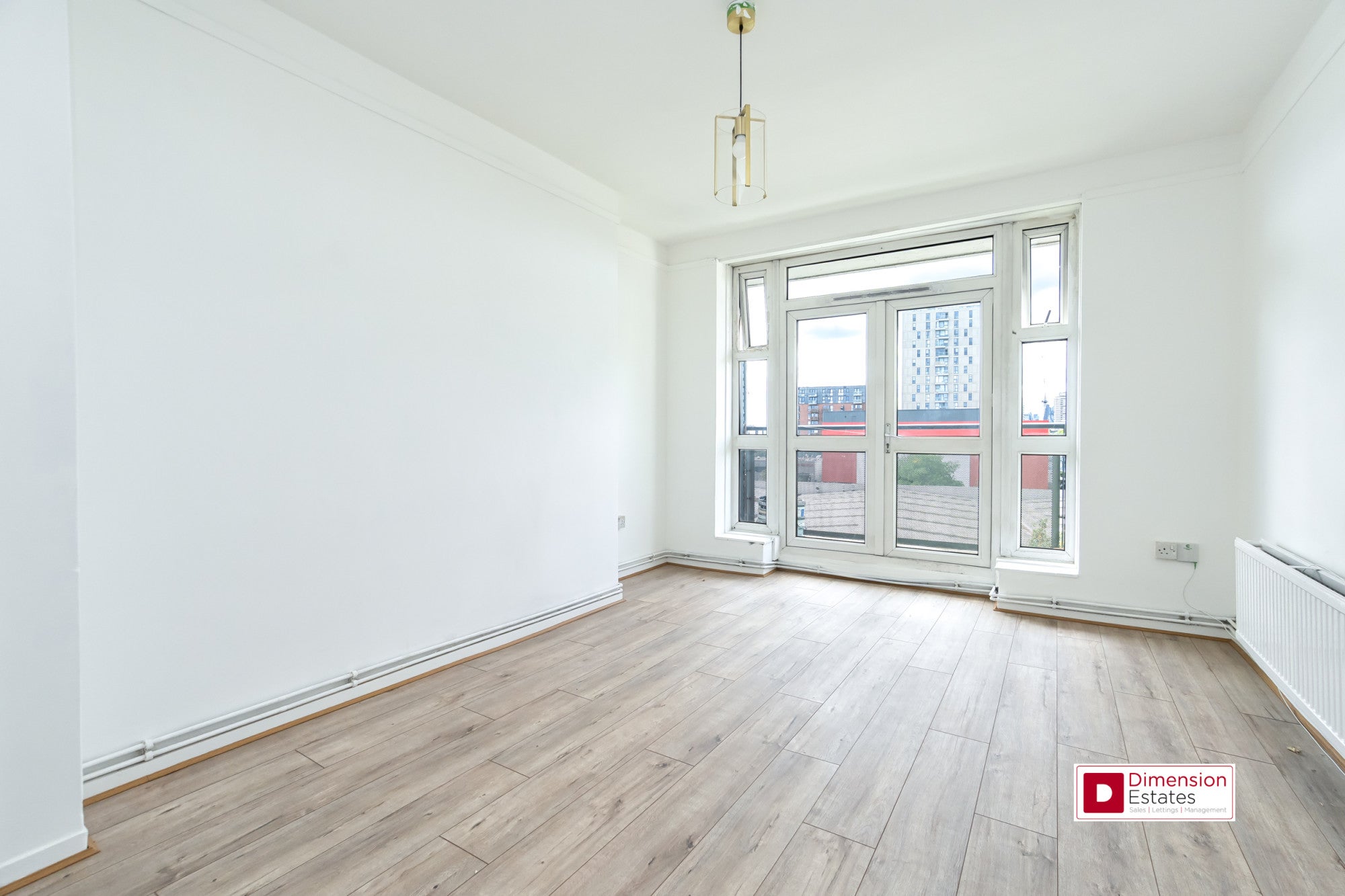 Flat Brickfield Road in Greater London