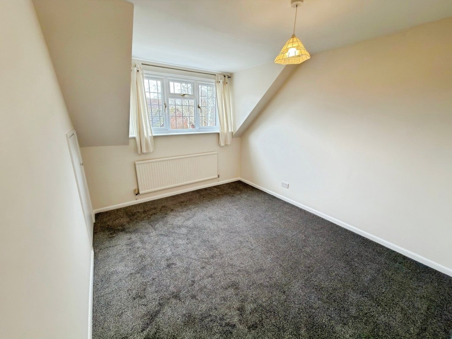 House Mongers Piece in Basingstoke and Deane