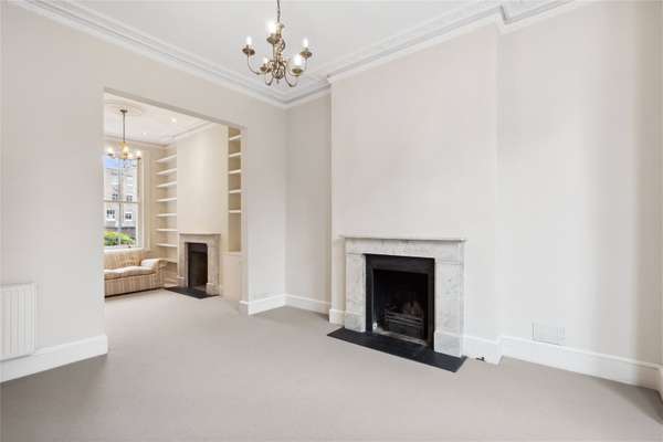 House Westcroft Square in Greater London