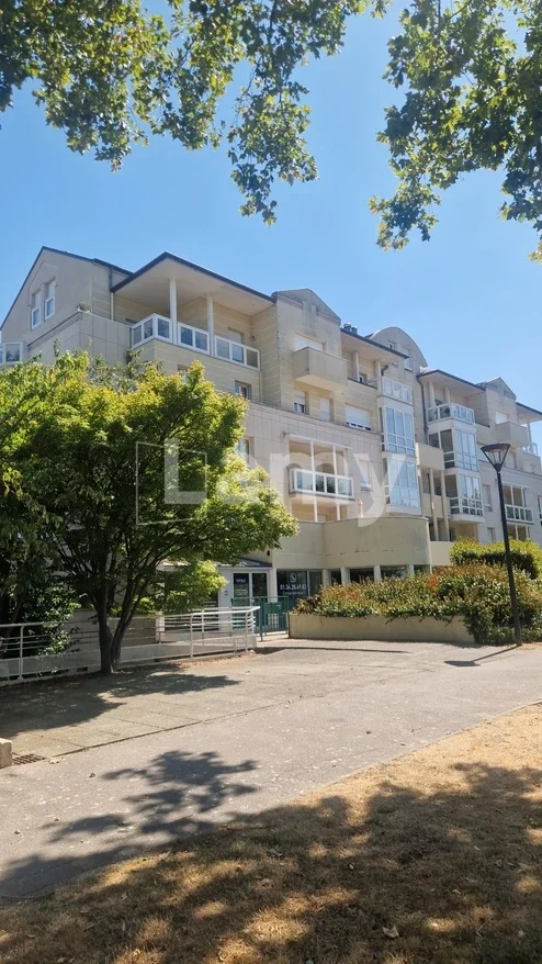 Appartement Rue Jules Régnault à Enghien-les-Bains