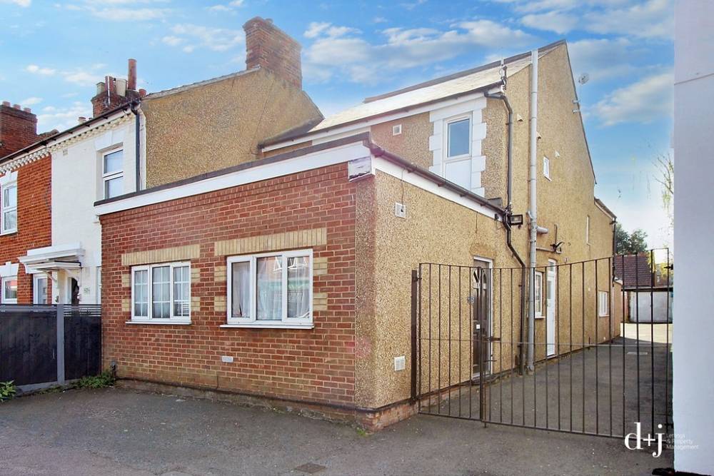 Flat Sweet Dew Lane in East Hertfordshire
