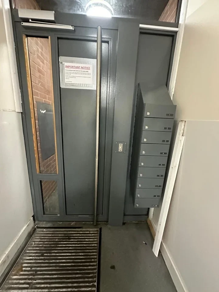 Flat Ilford Lane in Greater London